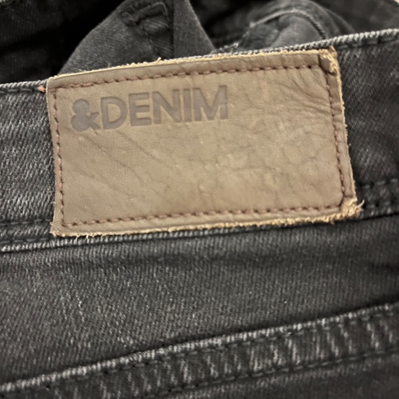 Ladies Skinny Jeans - Picture 5 of 6